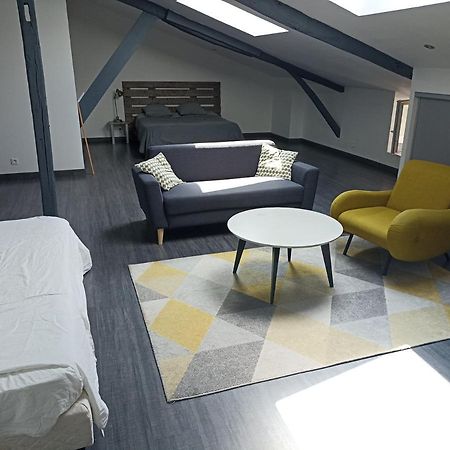 Le Coustalou Hotell Livinhac-le-Haut Eksteriør bilde