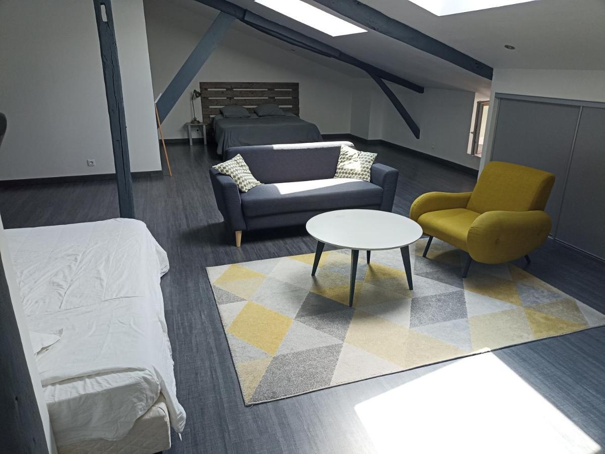 Le Coustalou Hotell Livinhac-le-Haut Eksteriør bilde